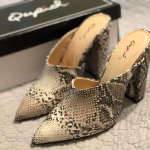 SOLD 7.5 snake print mule. Qupid  style signal-65
